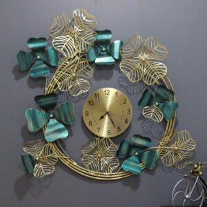Fashionable and Decorative Metal Wall Clock