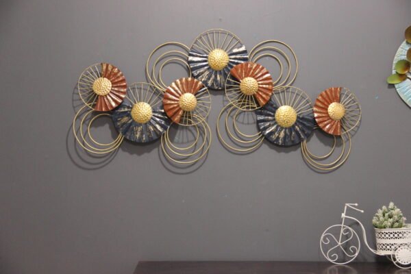 Metal Wall Art Decor in Multi Color