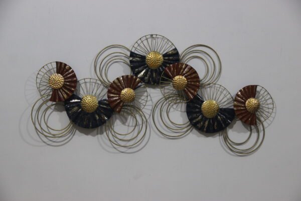 Metal Wall Art Decor in Multi Color